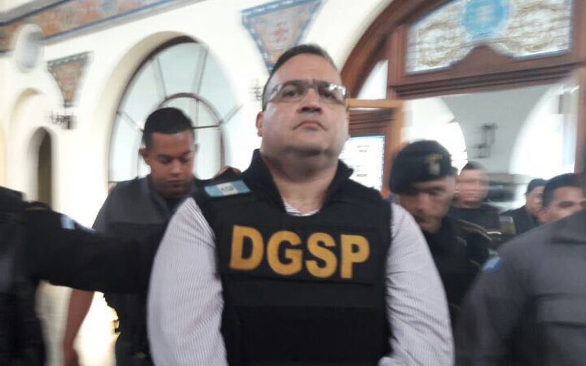 Orden de aprehensión a Javier Duarte por desaparición forzada en Veracruz, ‘el mejor regalo de navidad’ para los colectivos