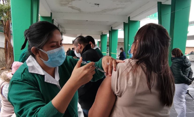 Aplican refuerzo de vacuna Covid-19 a más de 14 mil trabajadores del IMSS Tamaulipas